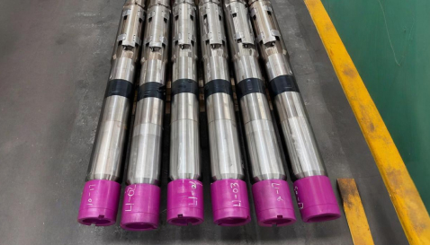 2022年，成功开发液控滑套、多管线穿越封隔器，实现了智能完井领域的产品突破